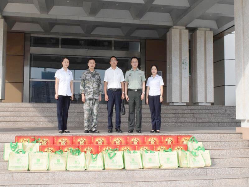 信泰慰問暖人心，軍民建設(shè)一家親