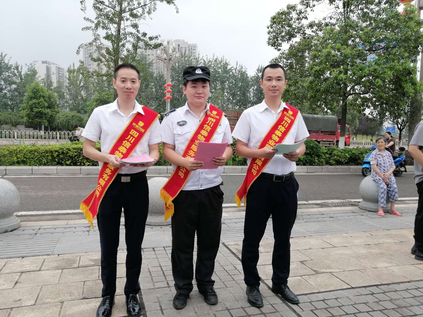 我知道，他們絕不簡(jiǎn)單